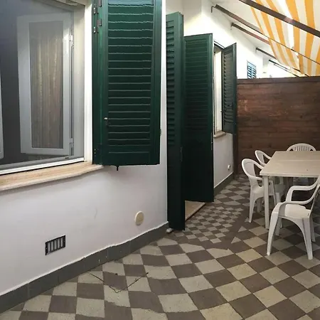 Smeraldo A Due Passi Dal Mare Apartment